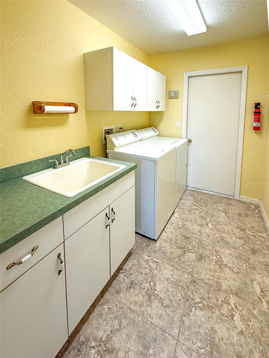 8533 CORAL CREEK LOOP — photo 17