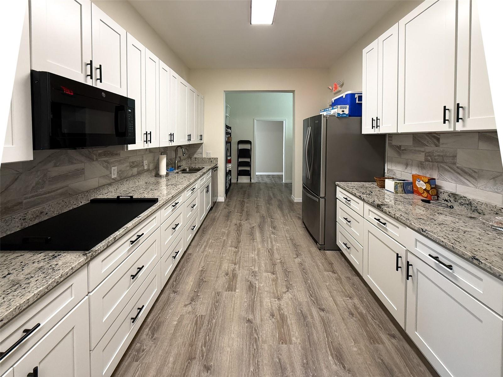 8533 CORAL CREEK LOOP — photo 40