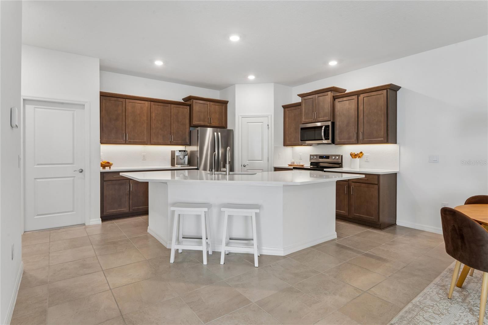 8580 BOLD CYPRESS LN — photo 2