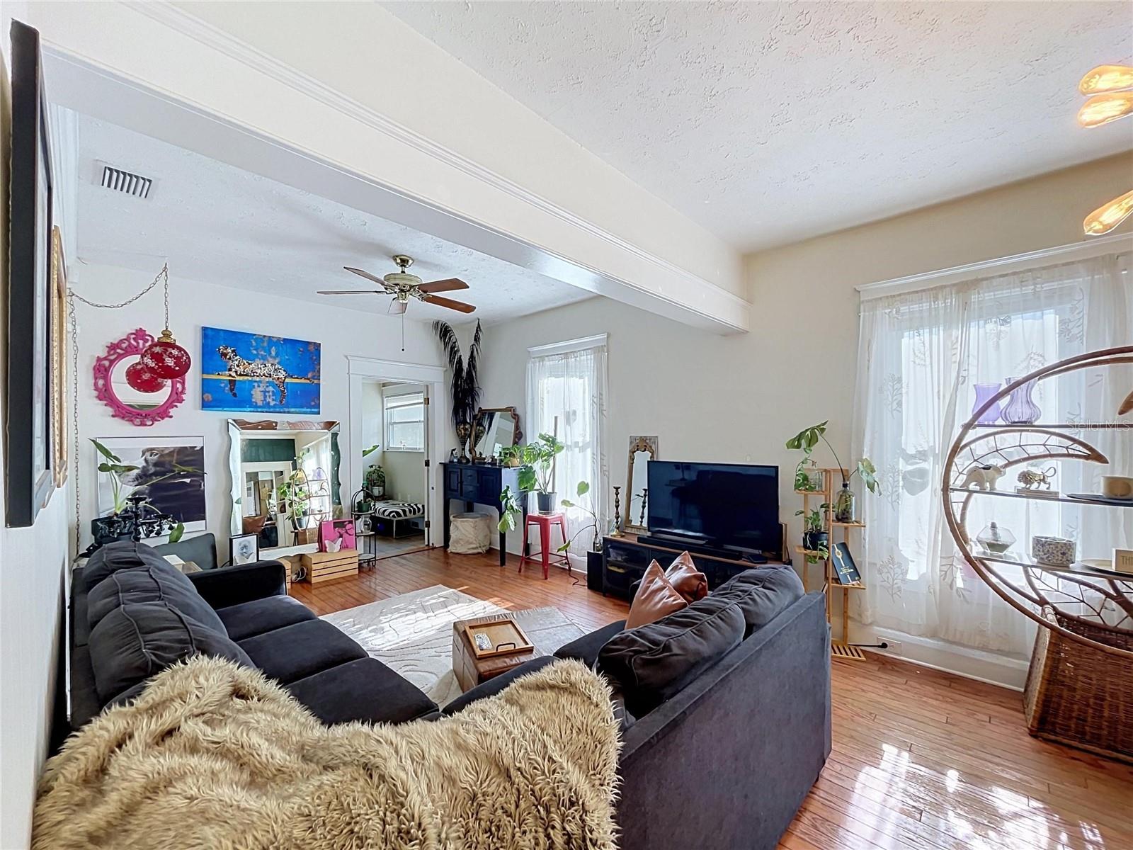 210 W FLORIBRASKA AVE — photo 17