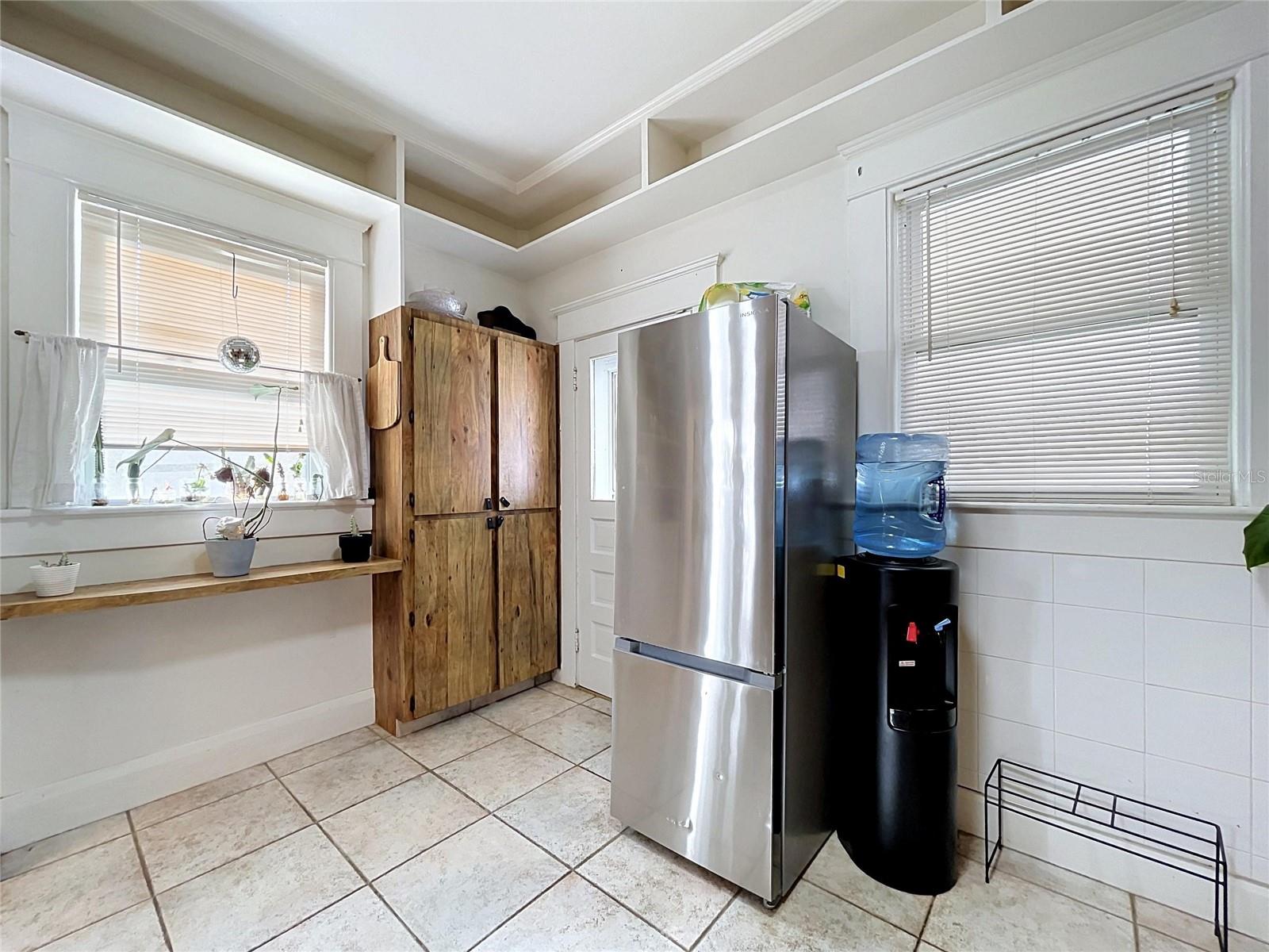 210 W FLORIBRASKA AVE — photo 26