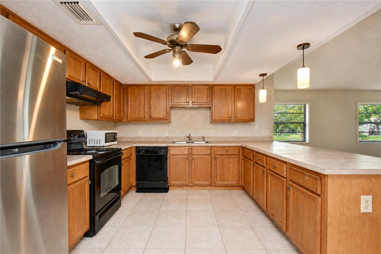 716 WESTWOOD DR — photo 9