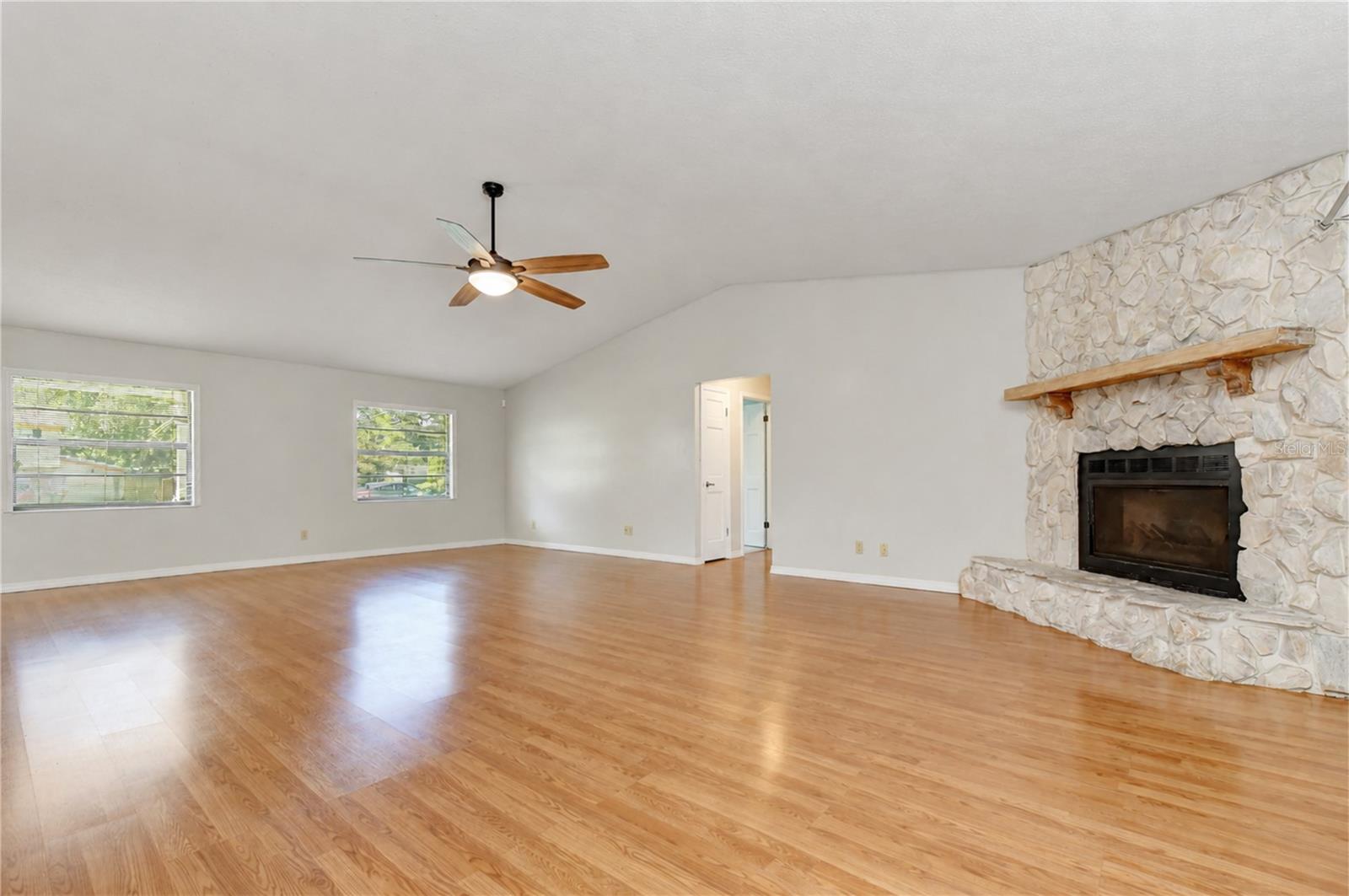 716 WESTWOOD DR — photo 6