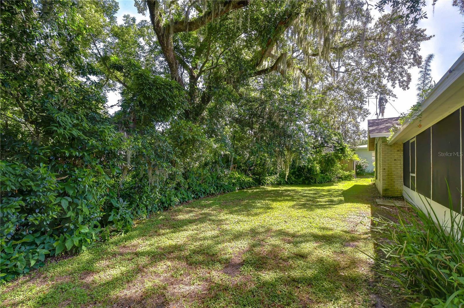 716 WESTWOOD DR — photo 22