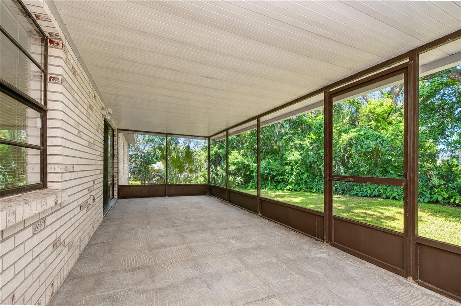 716 WESTWOOD DR — photo 20