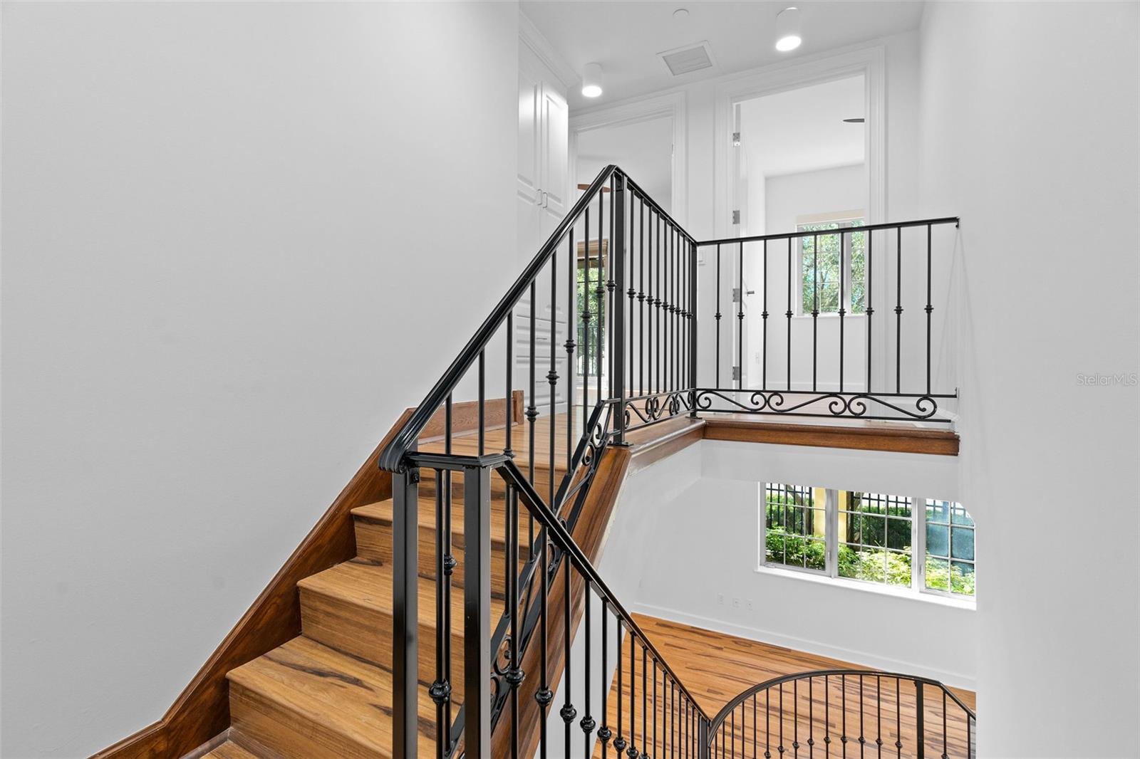 300 BEACH DR NE #309 — photo 13