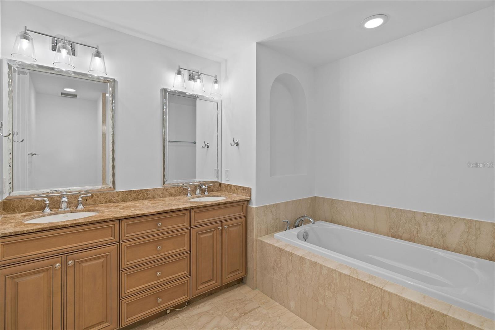 300 BEACH DR NE #309 — photo 17