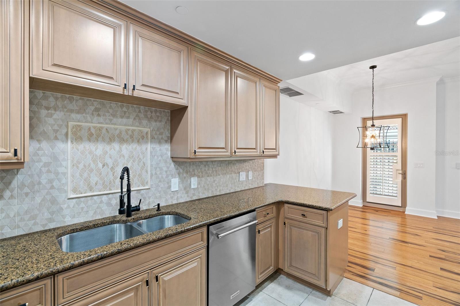 300 BEACH DR NE #309 — photo 11
