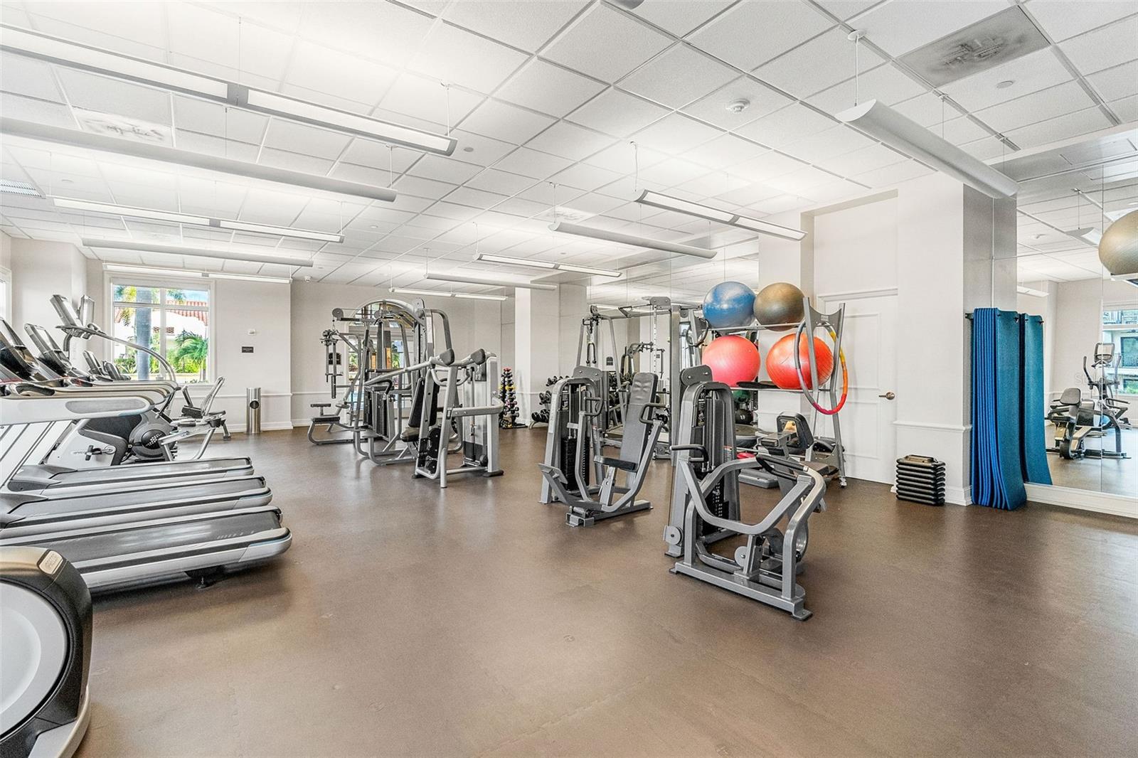 300 BEACH DR NE #309 — photo 31