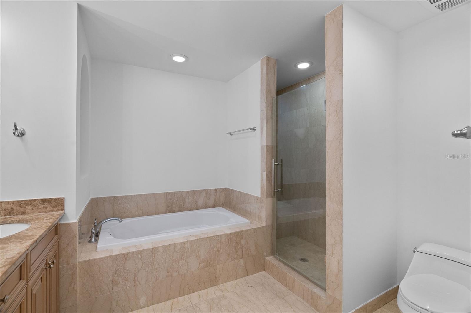 300 BEACH DR NE #309 — photo 16