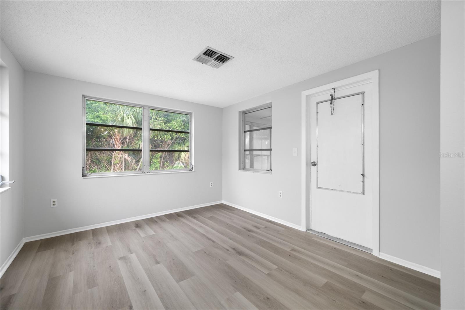 11724 PAIGE DR — photo 11
