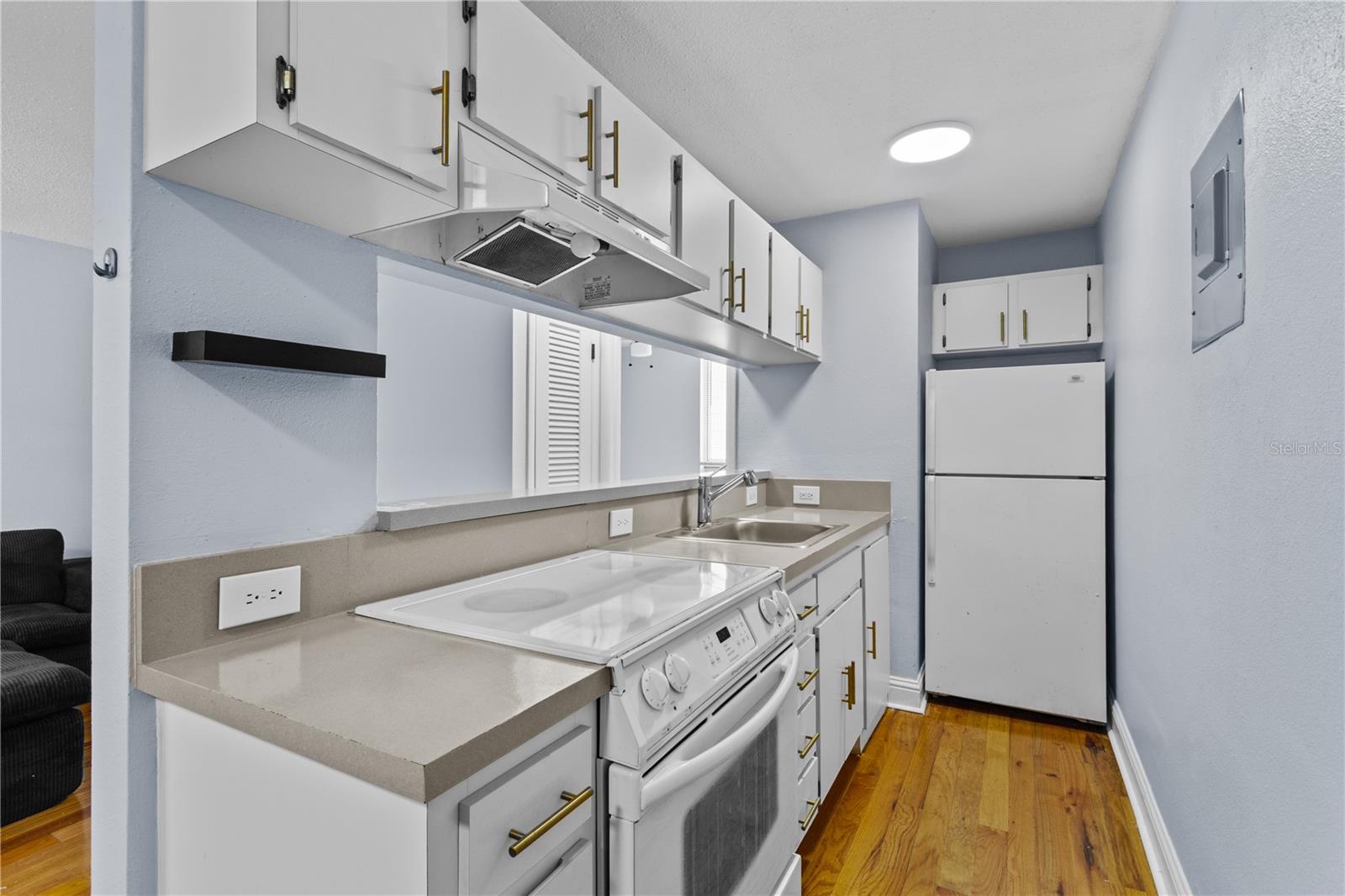 1301 S HOWARD AVE #B18 — photo 11