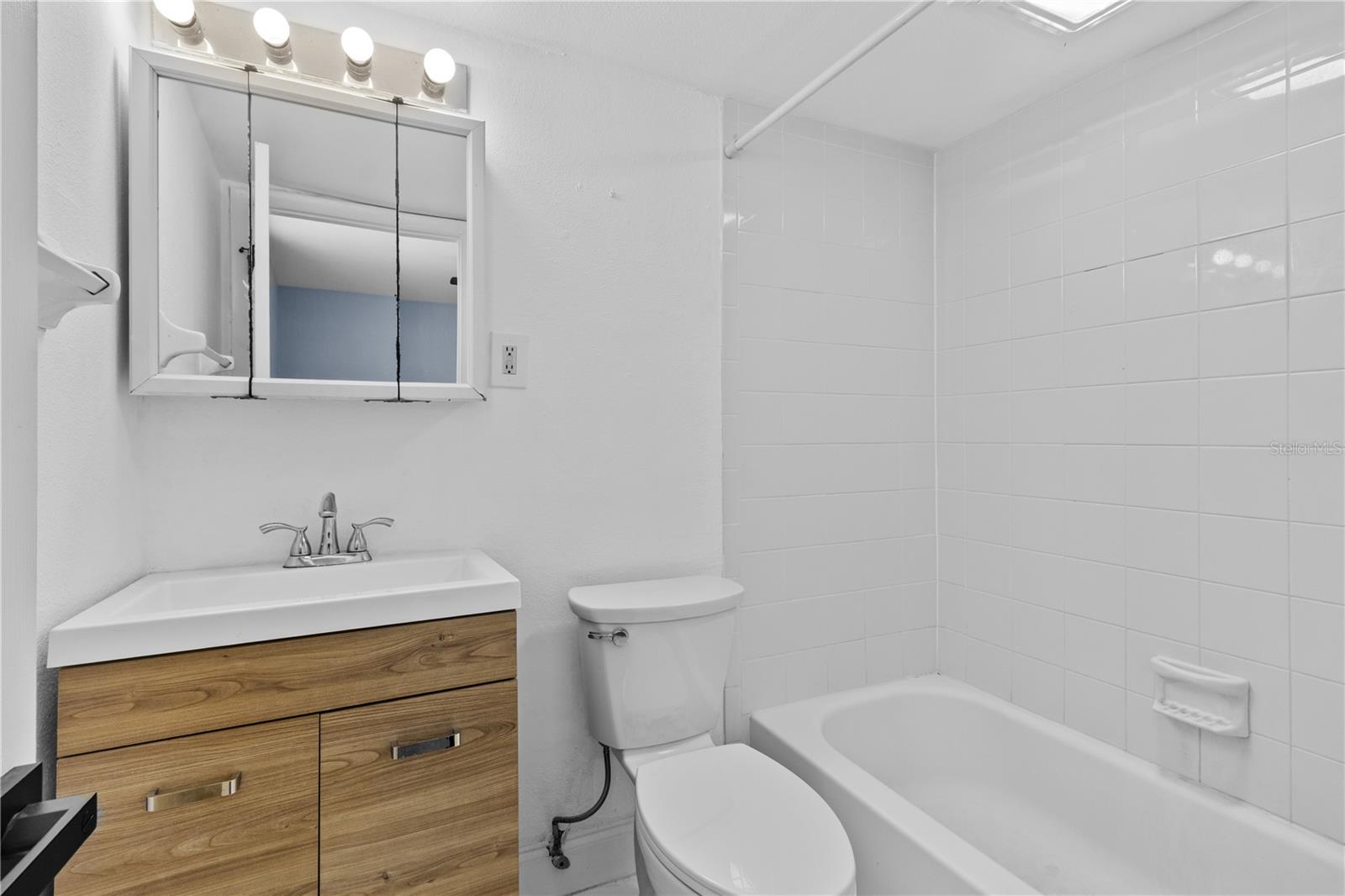 1301 S HOWARD AVE #B18 — photo 16