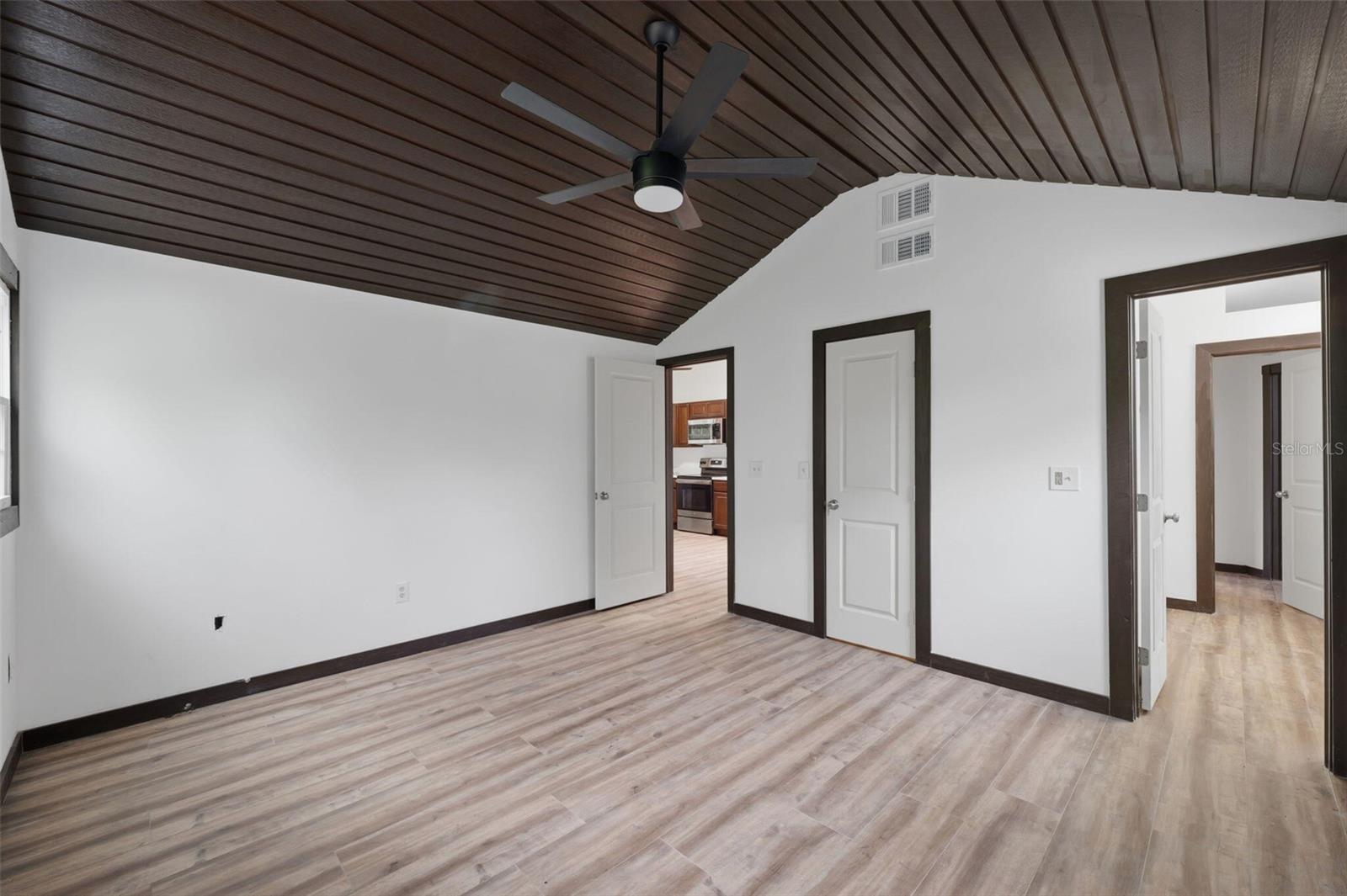 15017 DAYTON DR — photo 16