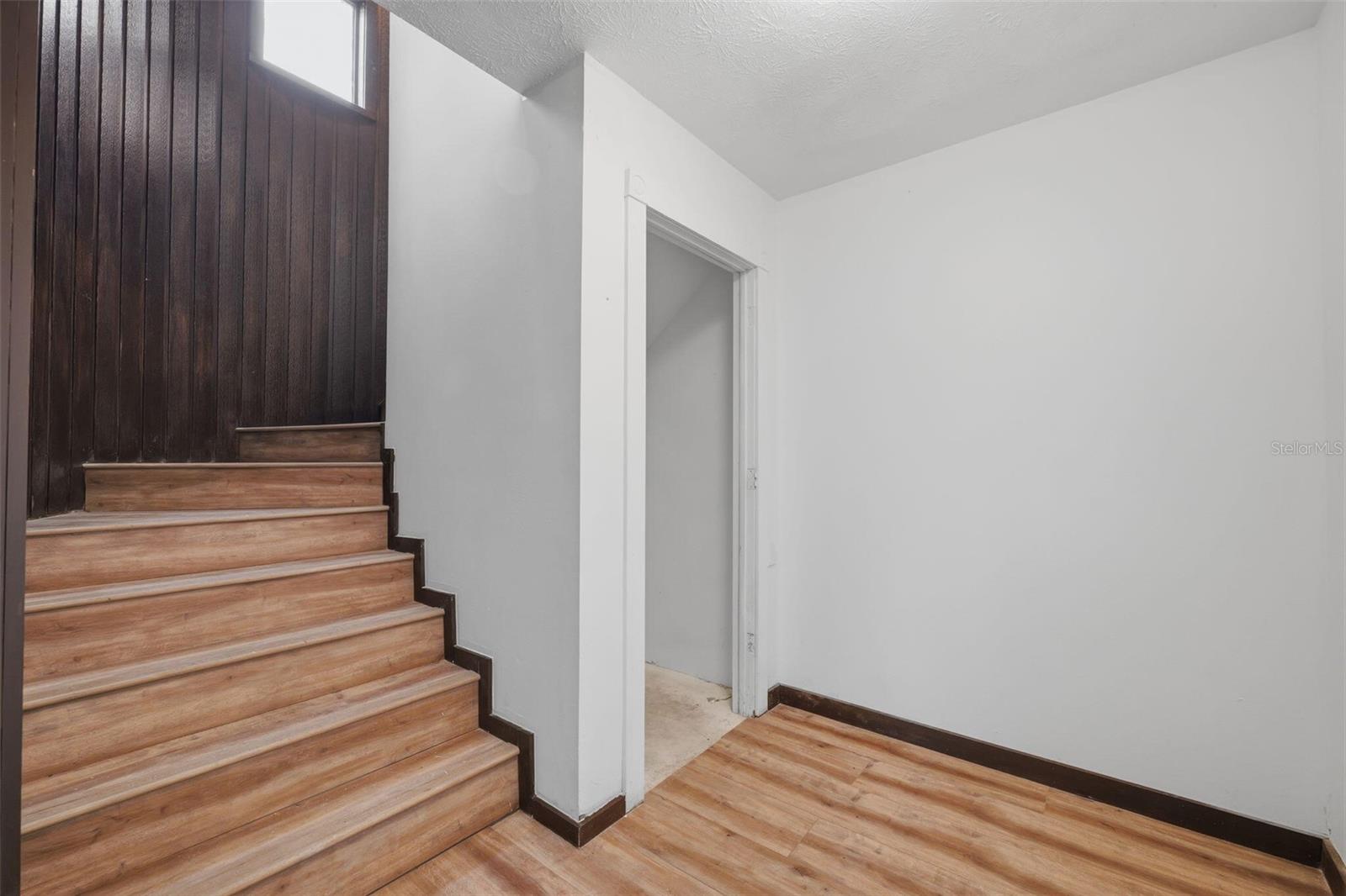 15017 DAYTON DR — photo 18