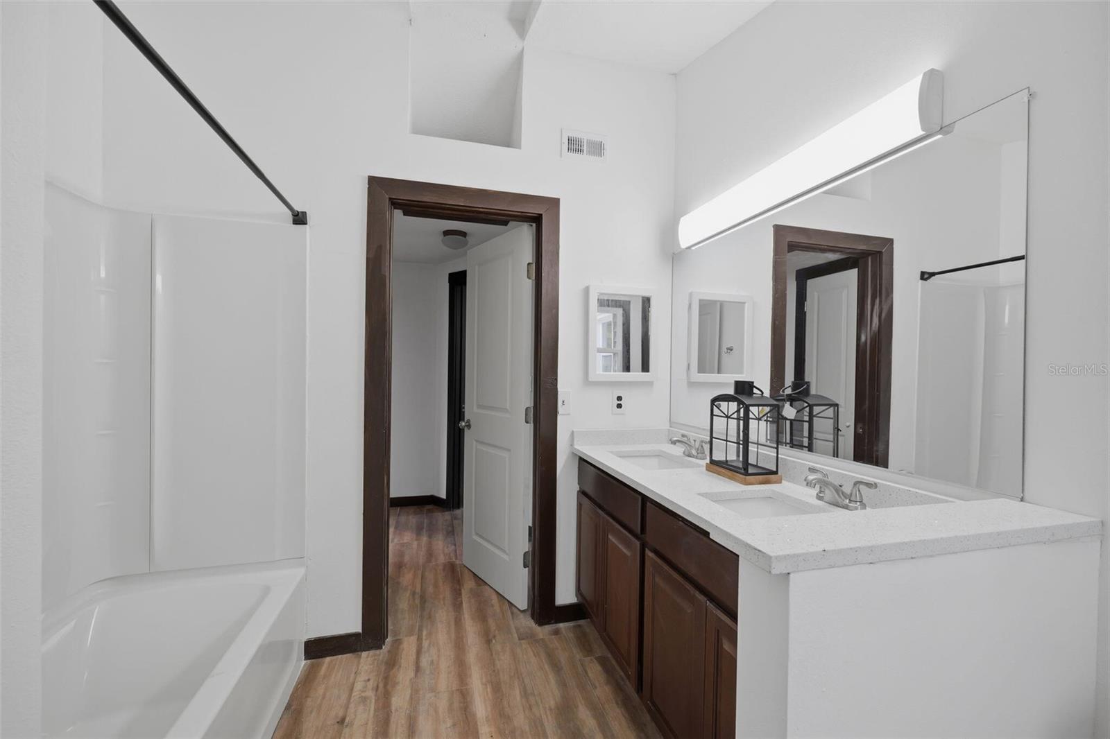 15017 DAYTON DR — photo 10