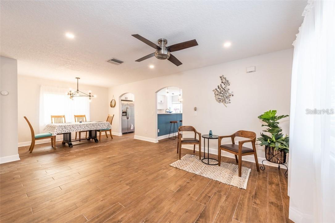 13116 FENNWAY RIDGE DR — photo 8