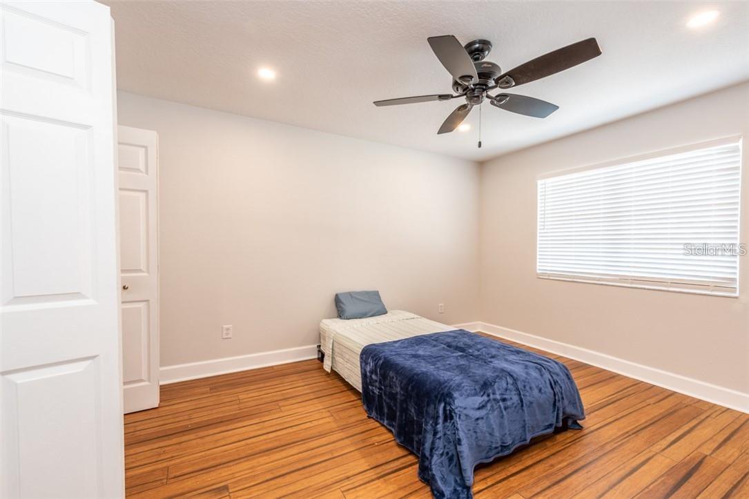 13116 FENNWAY RIDGE DR — photo 24