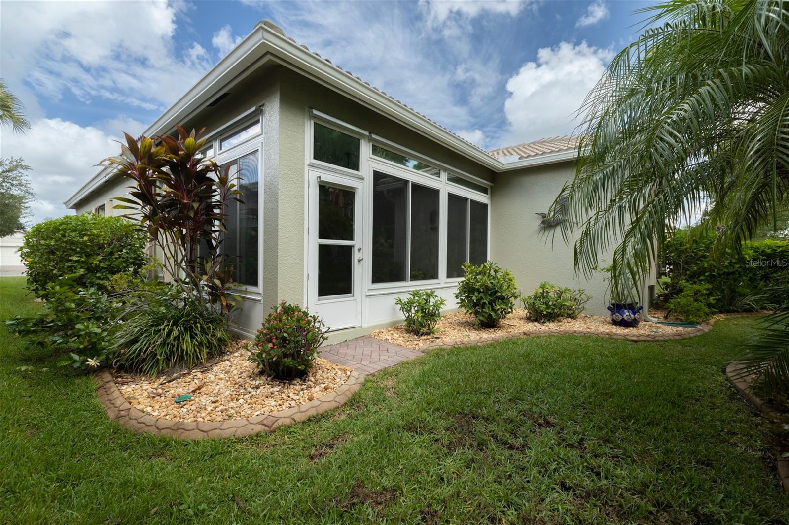 15818 COBBLE MILL DR — photo 42
