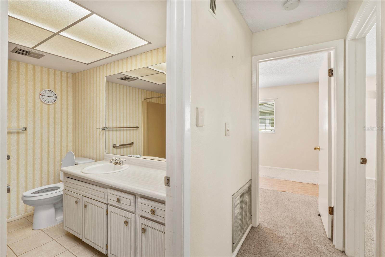 1609 WHITEBRIDGE DR #A — photo 8
