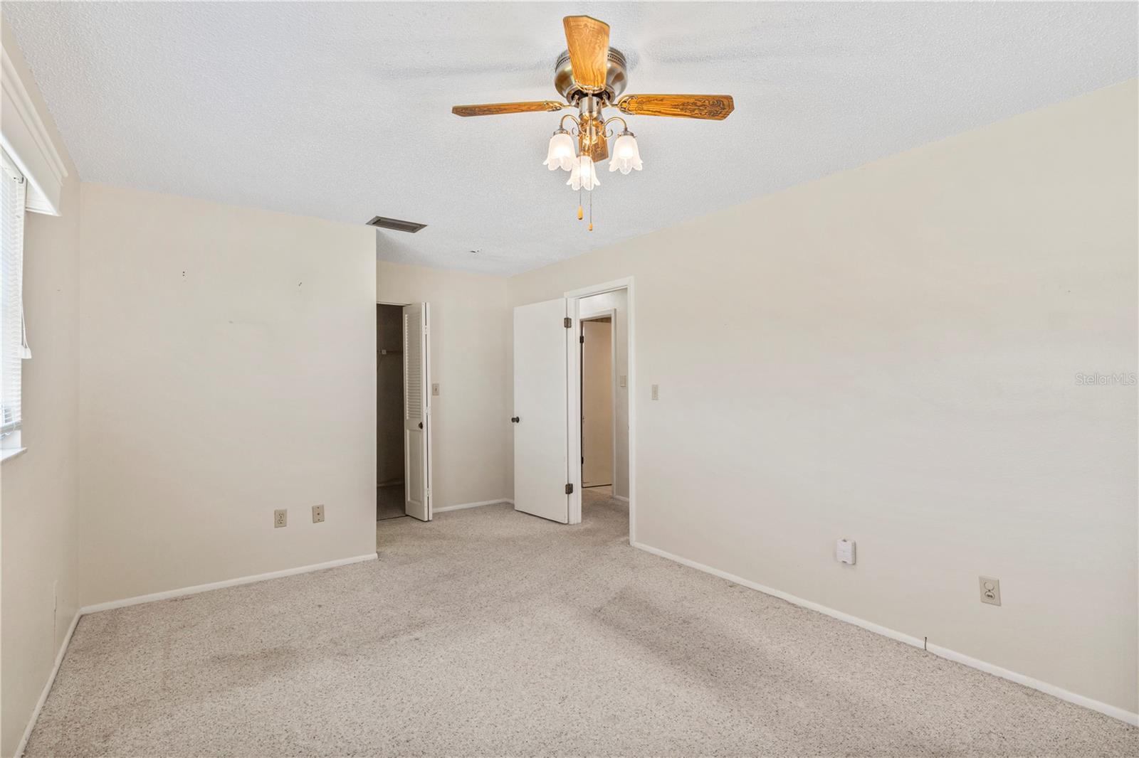 1609 WHITEBRIDGE DR #A — photo 17