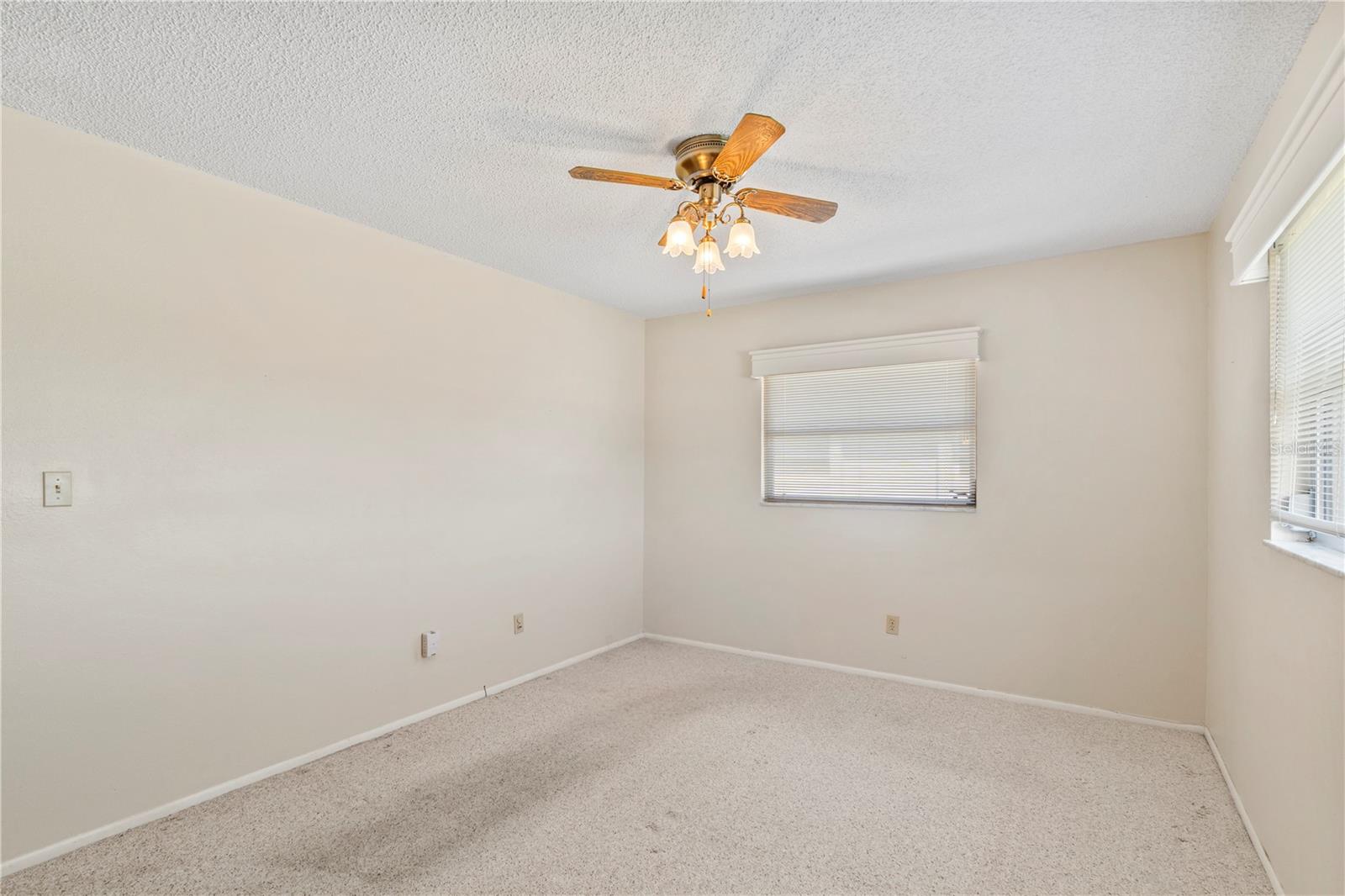 1609 WHITEBRIDGE DR #A — photo 16