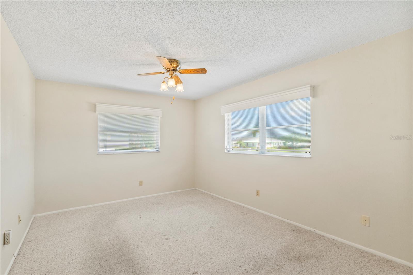 1609 WHITEBRIDGE DR #A — photo 15