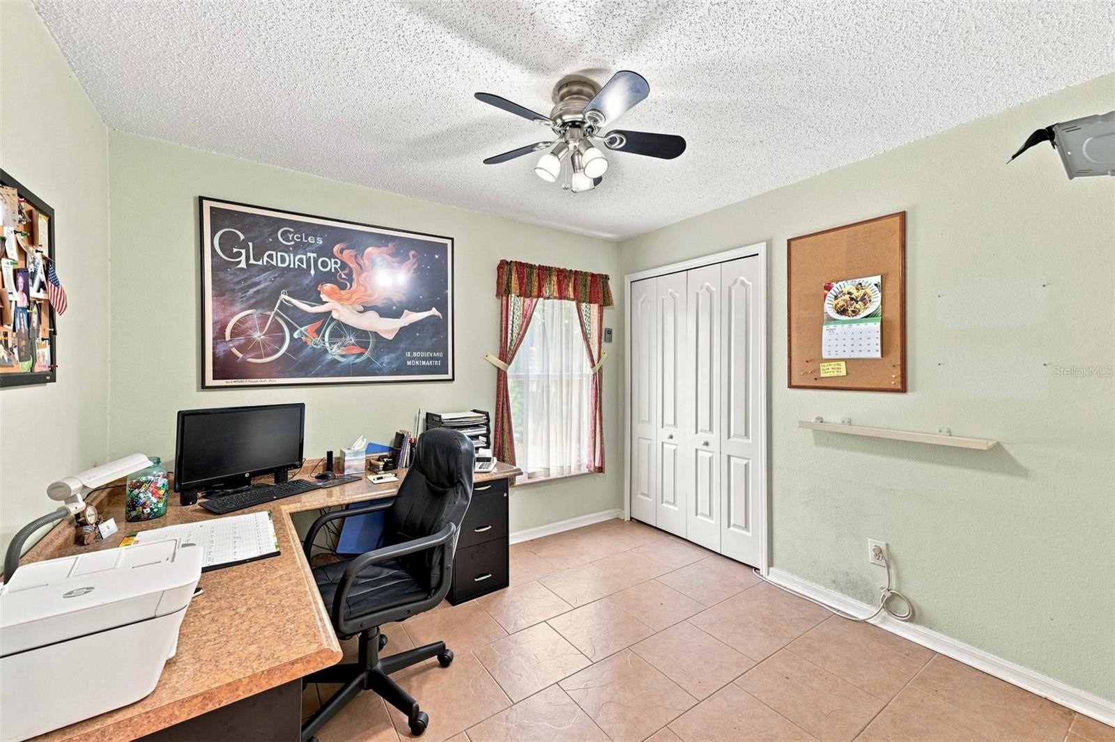 207 LAKEWAY LN — photo 30