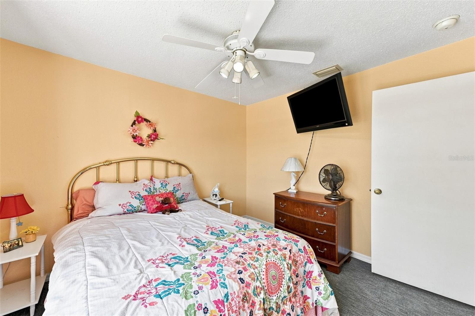 207 LAKEWAY LN — photo 24