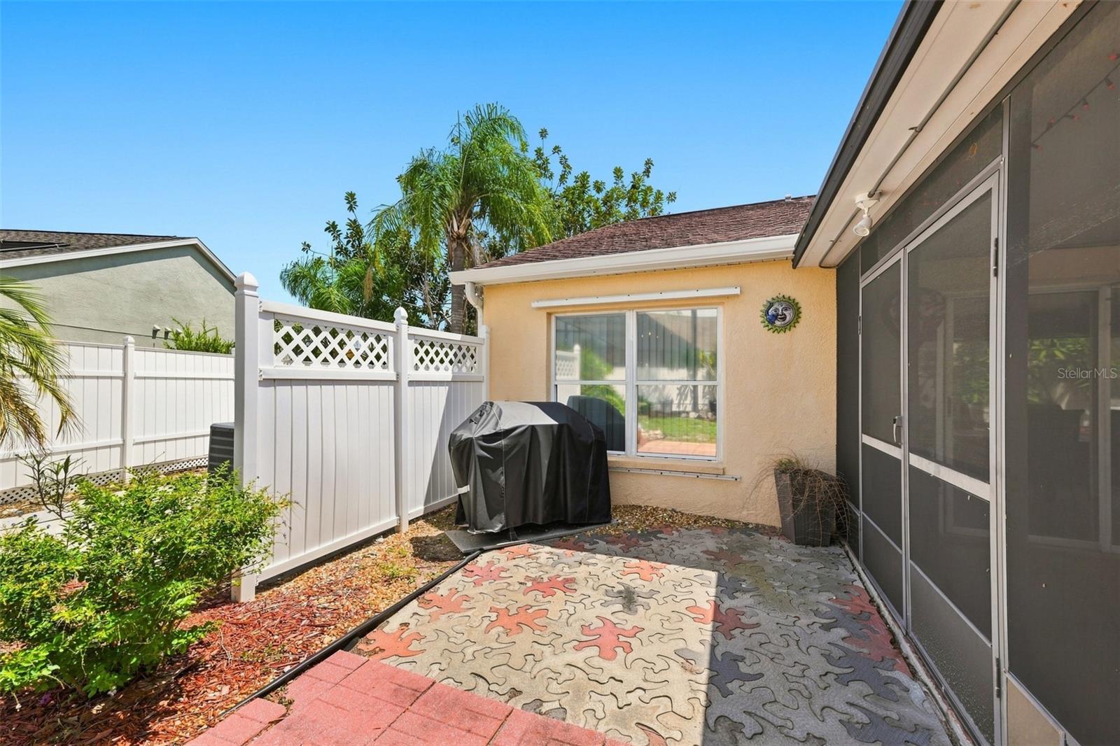 207 LAKEWAY LN — photo 37