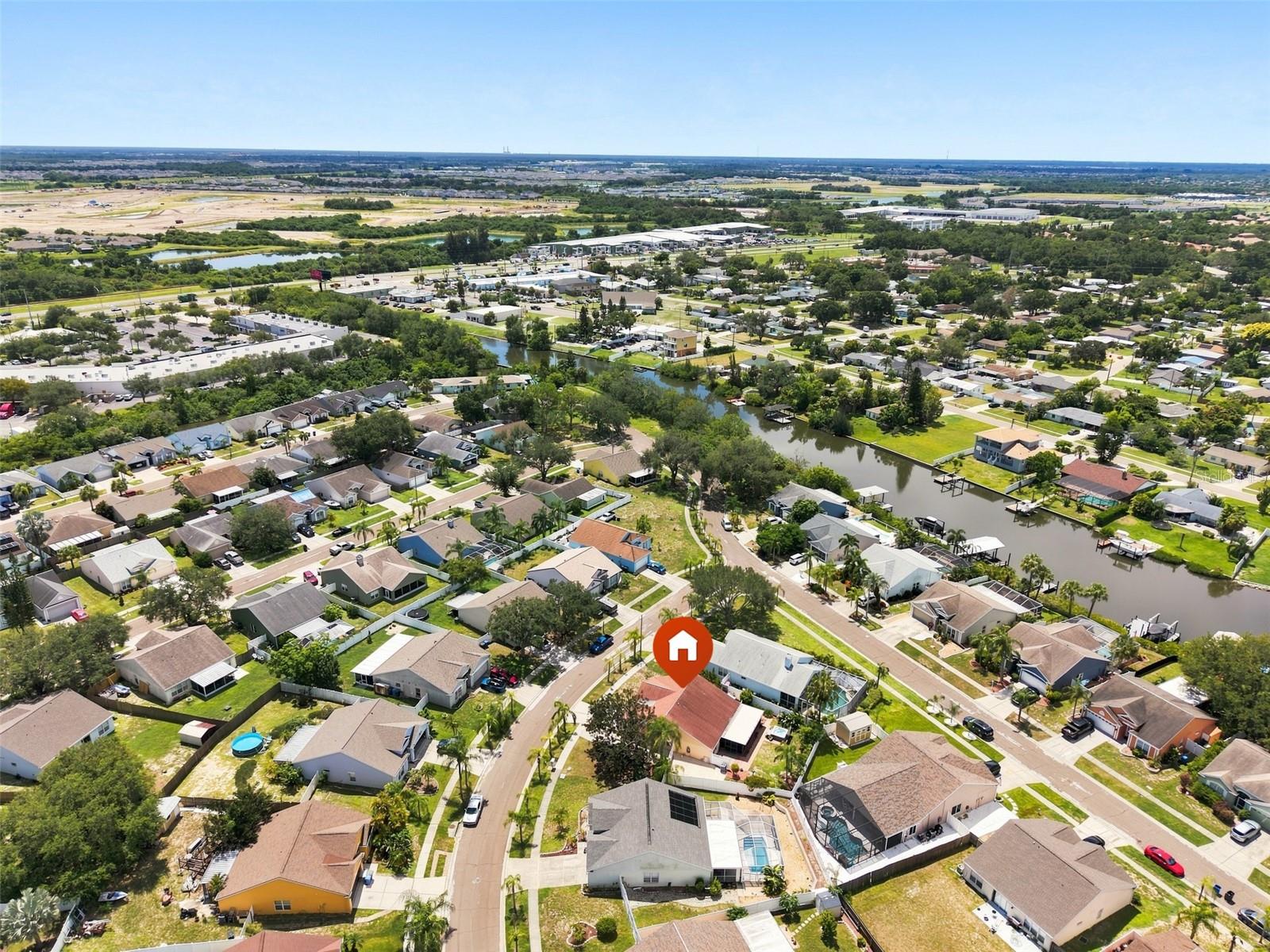 207 LAKEWAY LN — photo 47