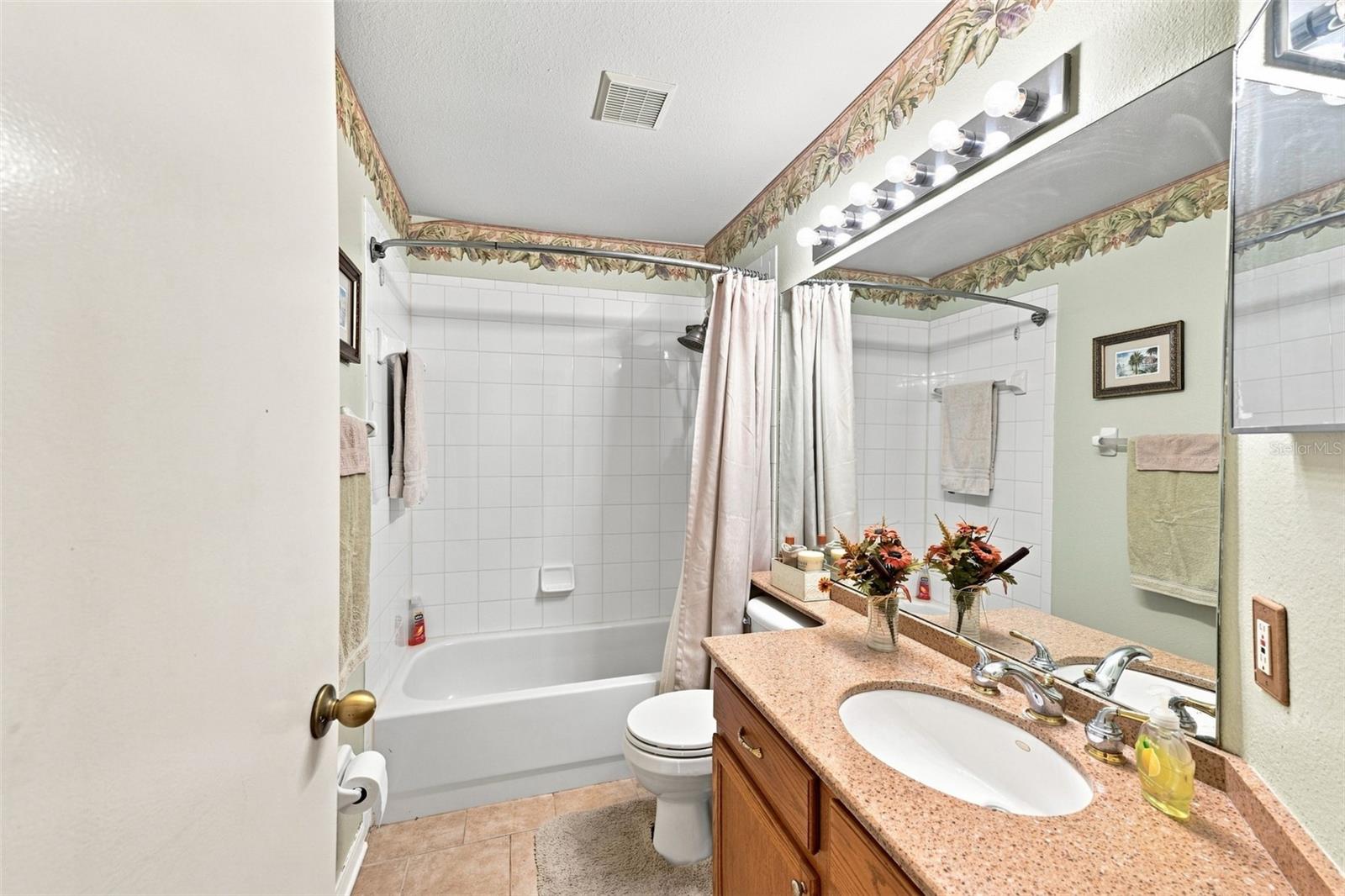 207 LAKEWAY LN — photo 27