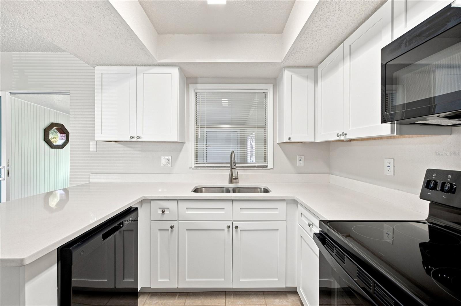 7651 ROHUNA DR — photo 9