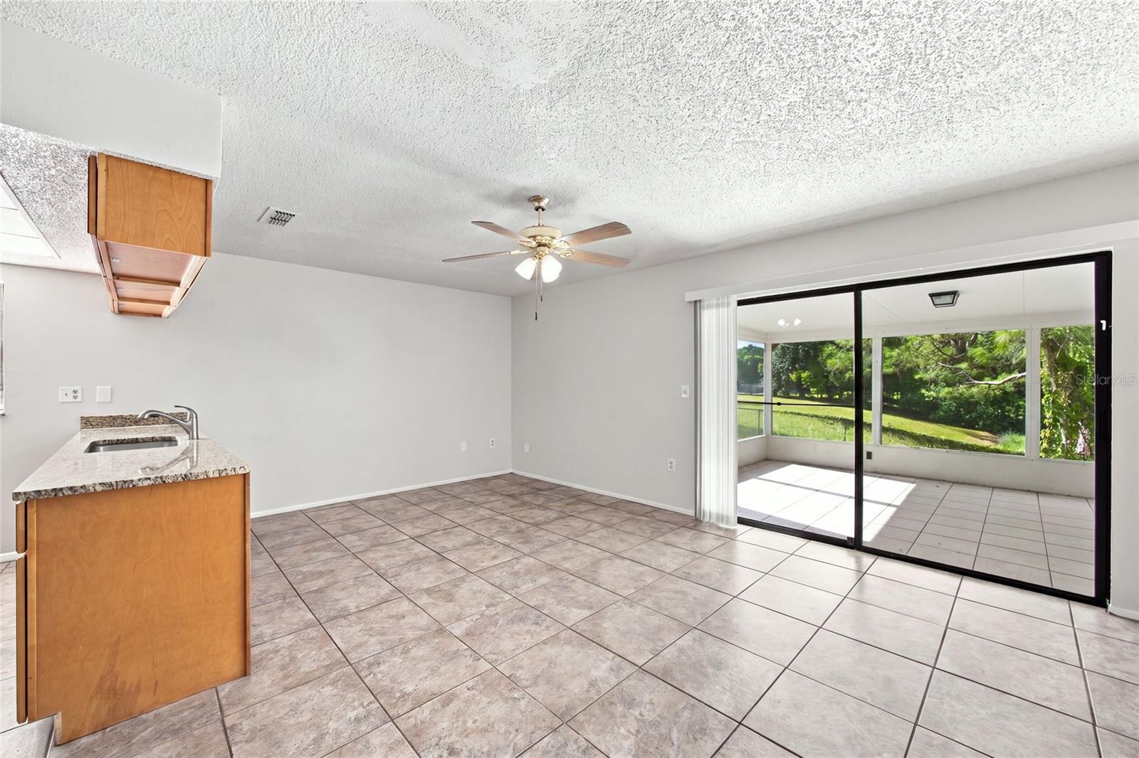 7902 ROYAL STEWART DR — photo 6