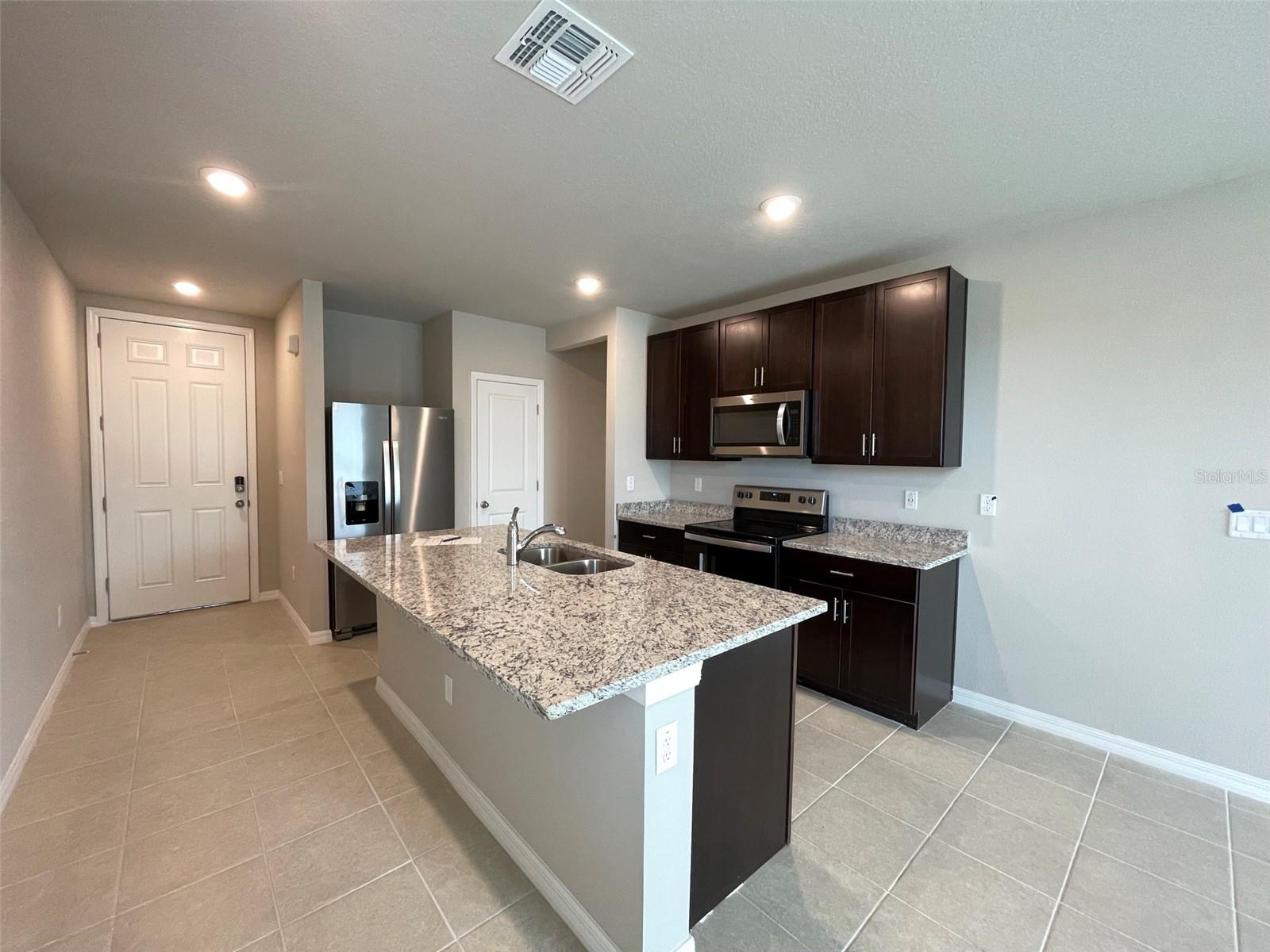 3158 FRESNO PL — photo 4