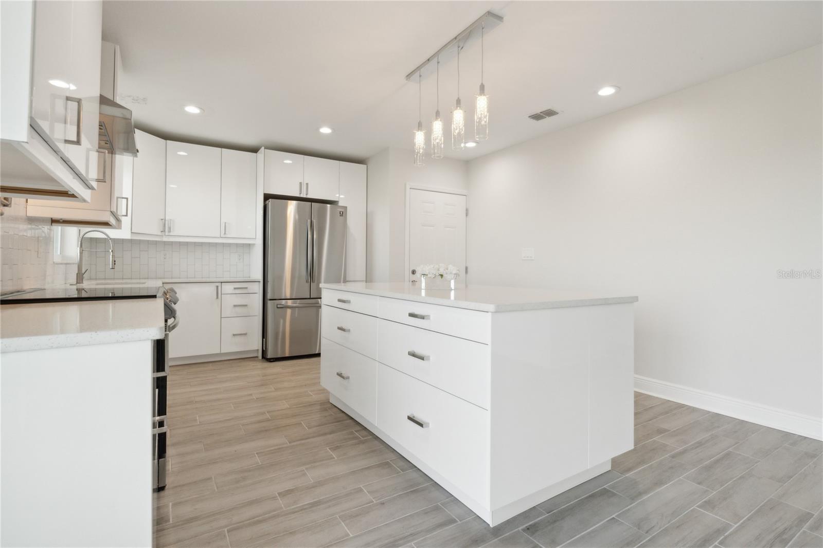 8829 BAY POINTE DR #206 — photo 3