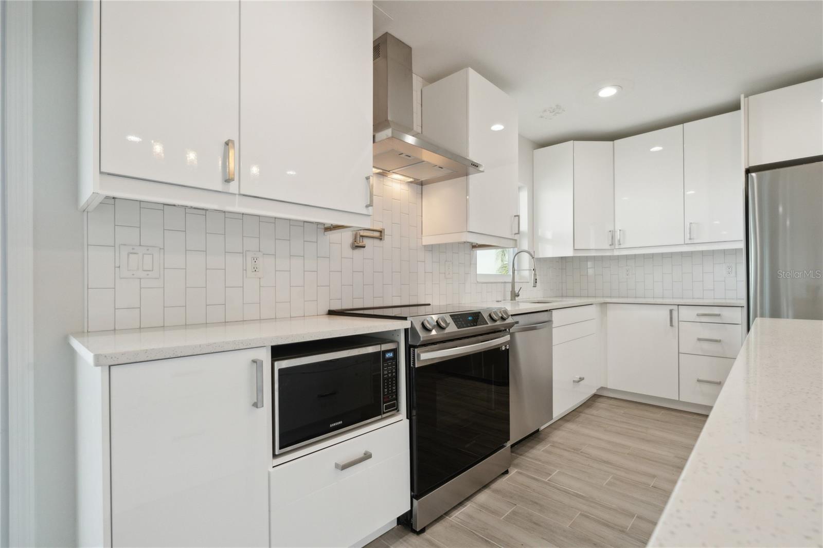 8829 BAY POINTE DR #206 — photo 4