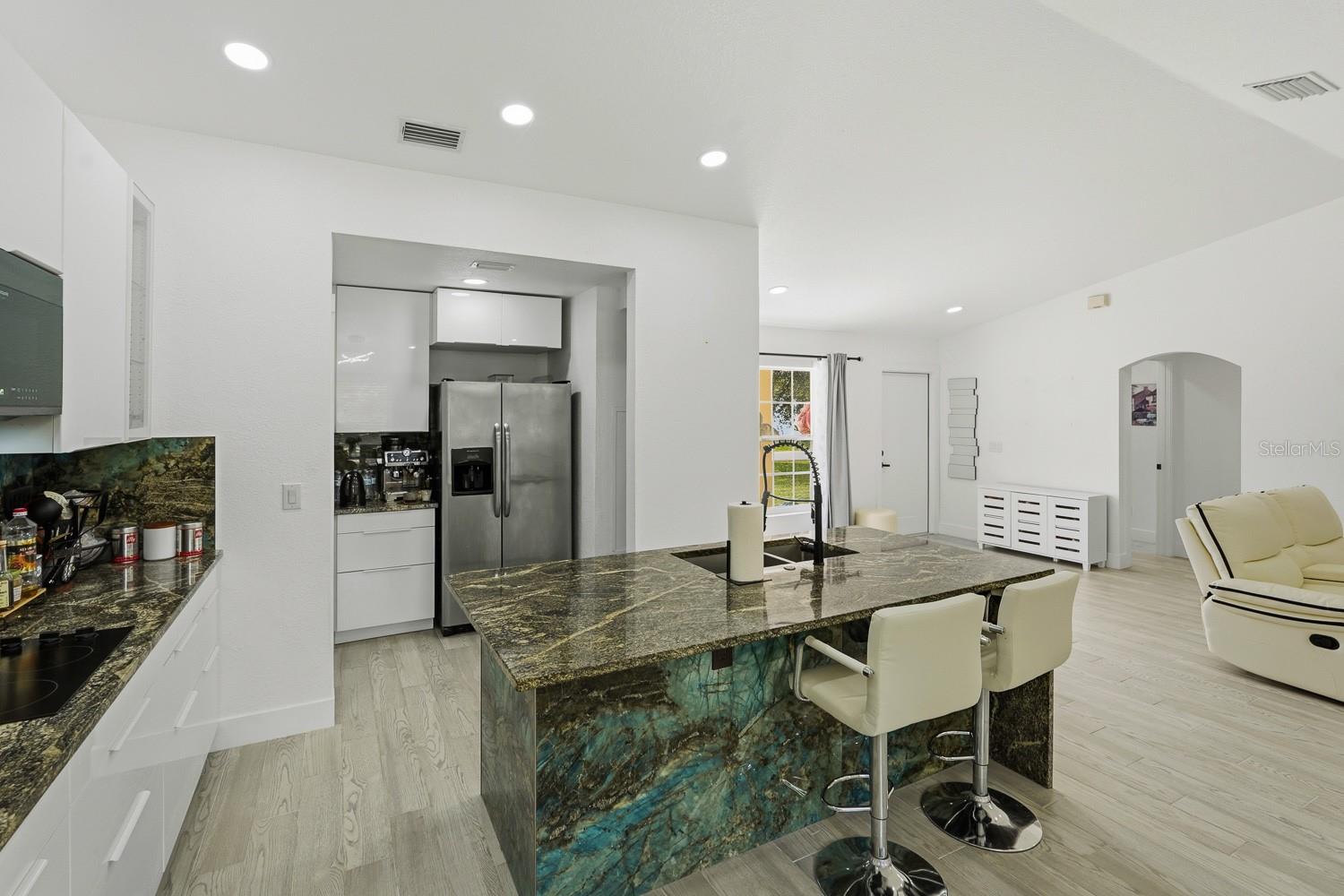 7570 CROCK AVE — photo 6
