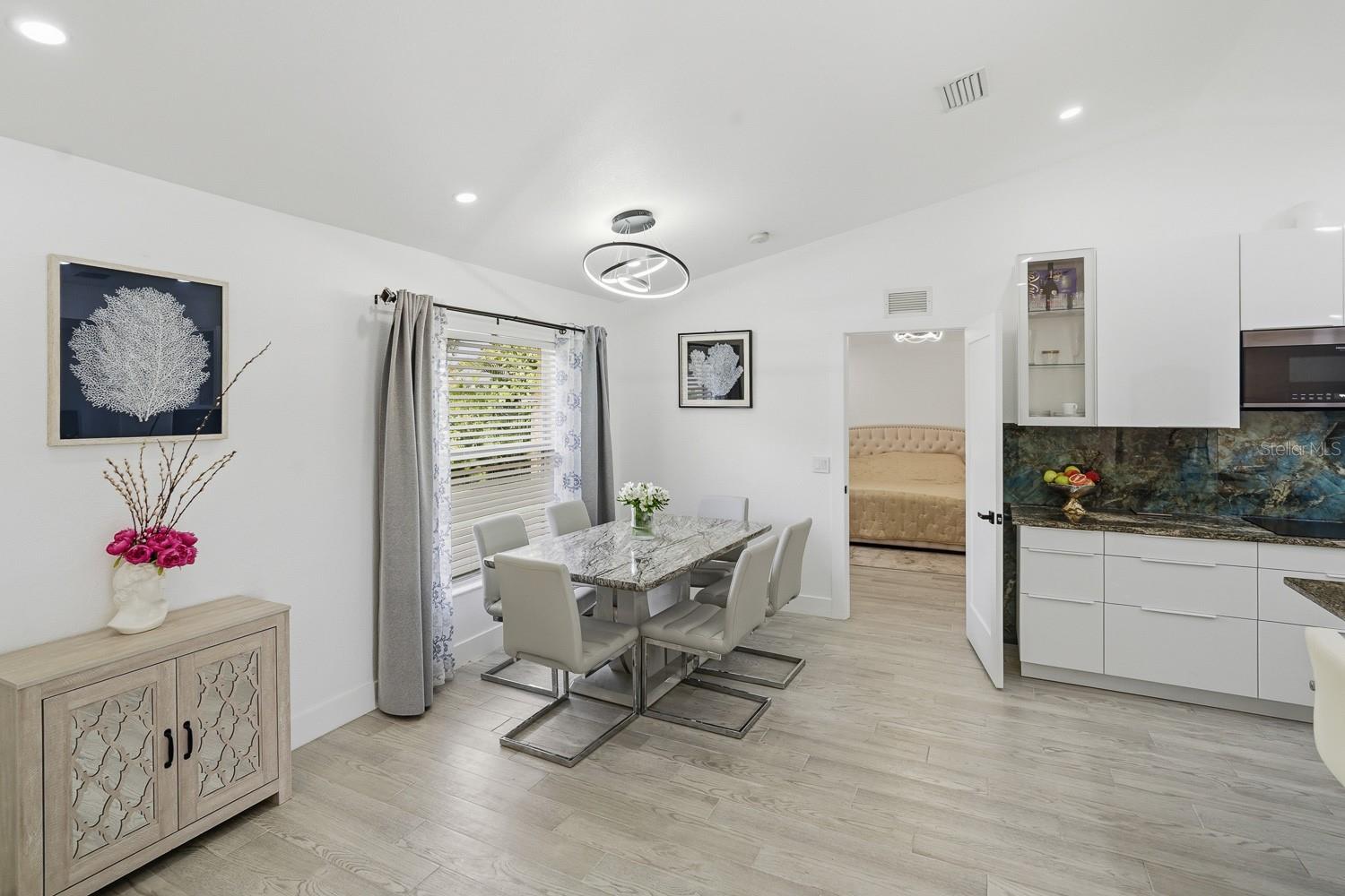 7570 CROCK AVE — photo 12