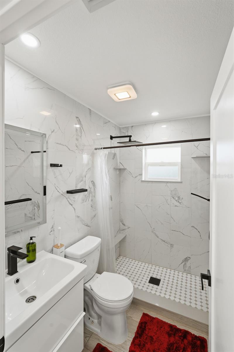 7570 CROCK AVE — photo 37