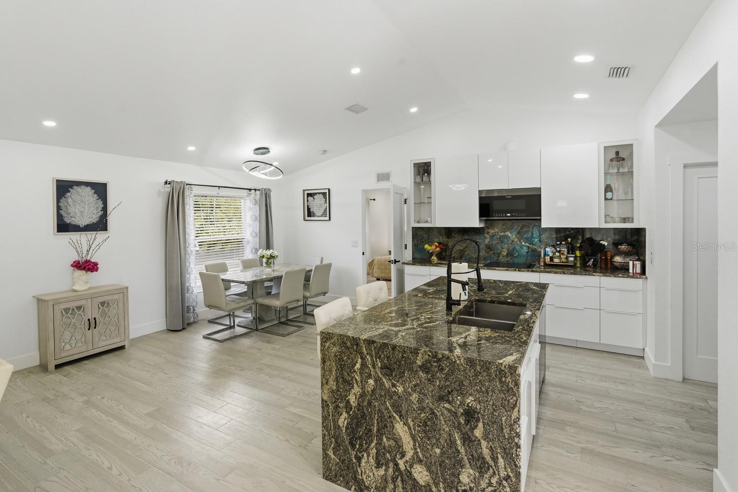 7570 CROCK AVE — photo 11