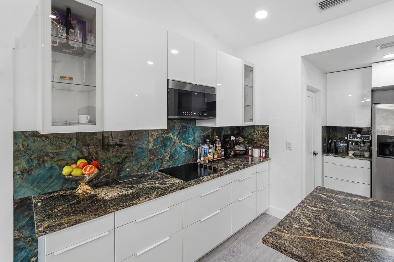 7570 CROCK AVE — photo 8
