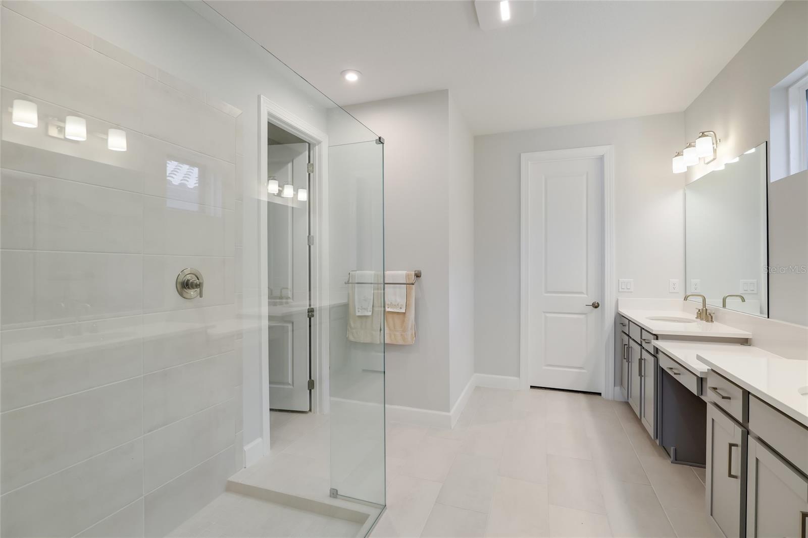 11112 DEVONBRIDGE DR — photo 40