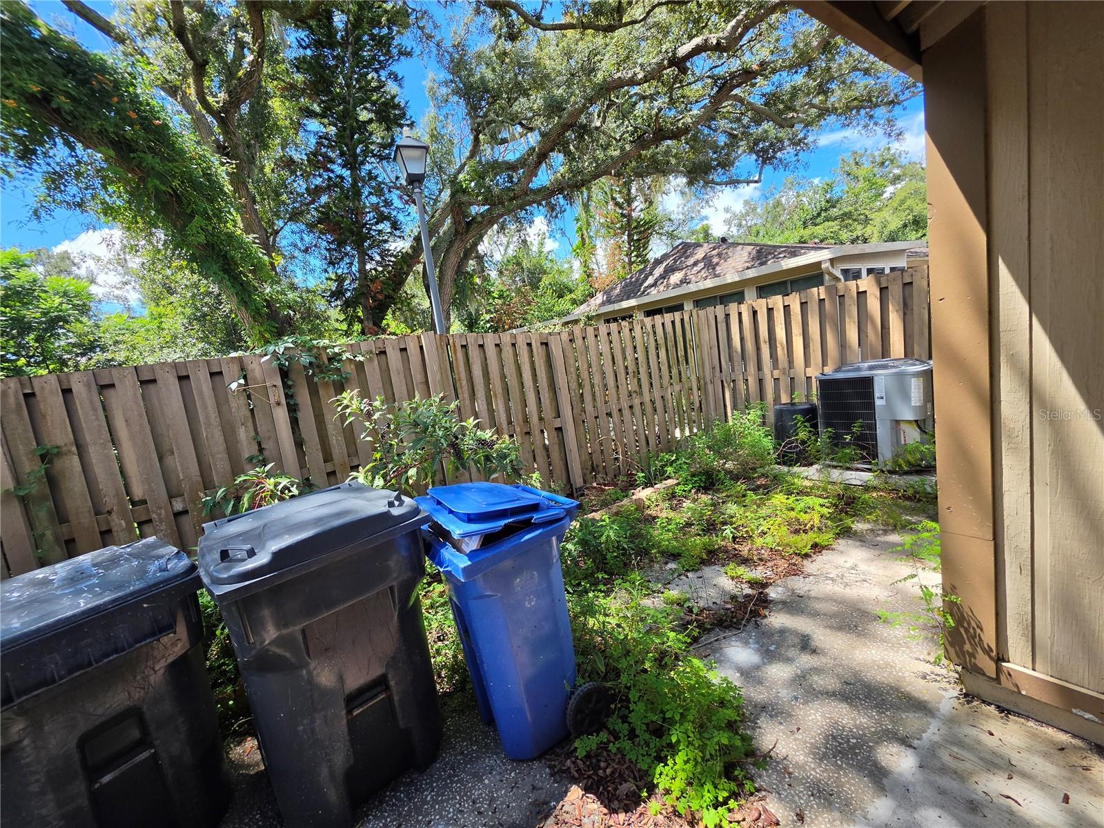 851 CREEKWAY CT — photo 16