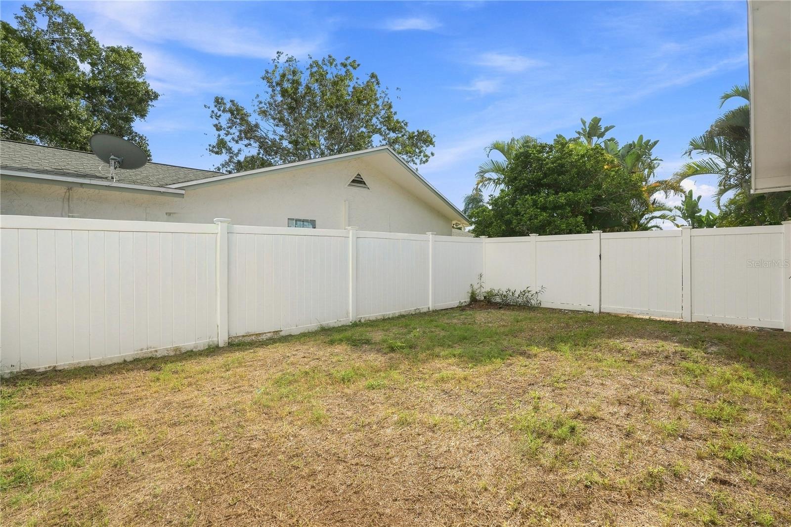 9500 118TH LN — photo 49