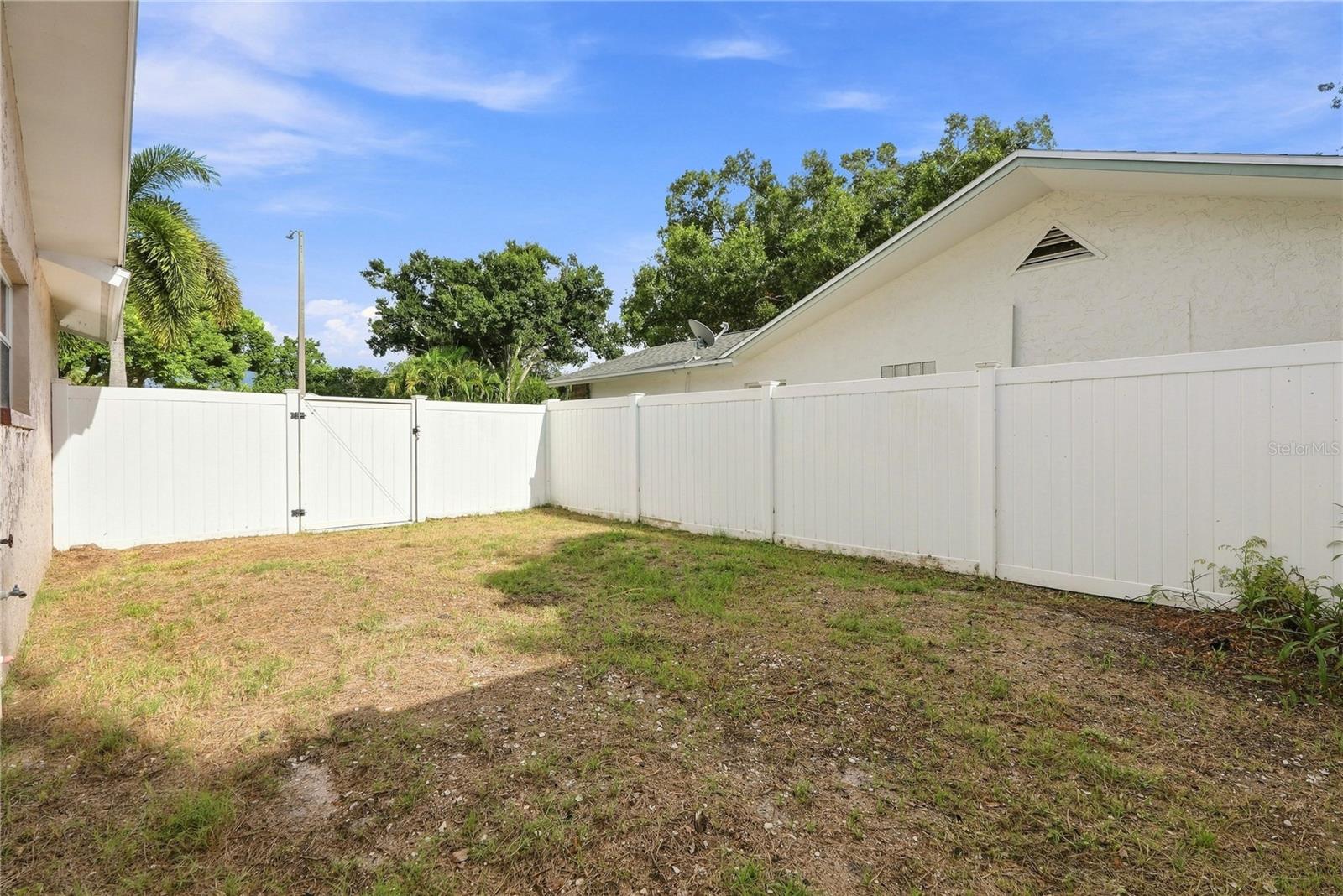 9500 118TH LN — photo 48