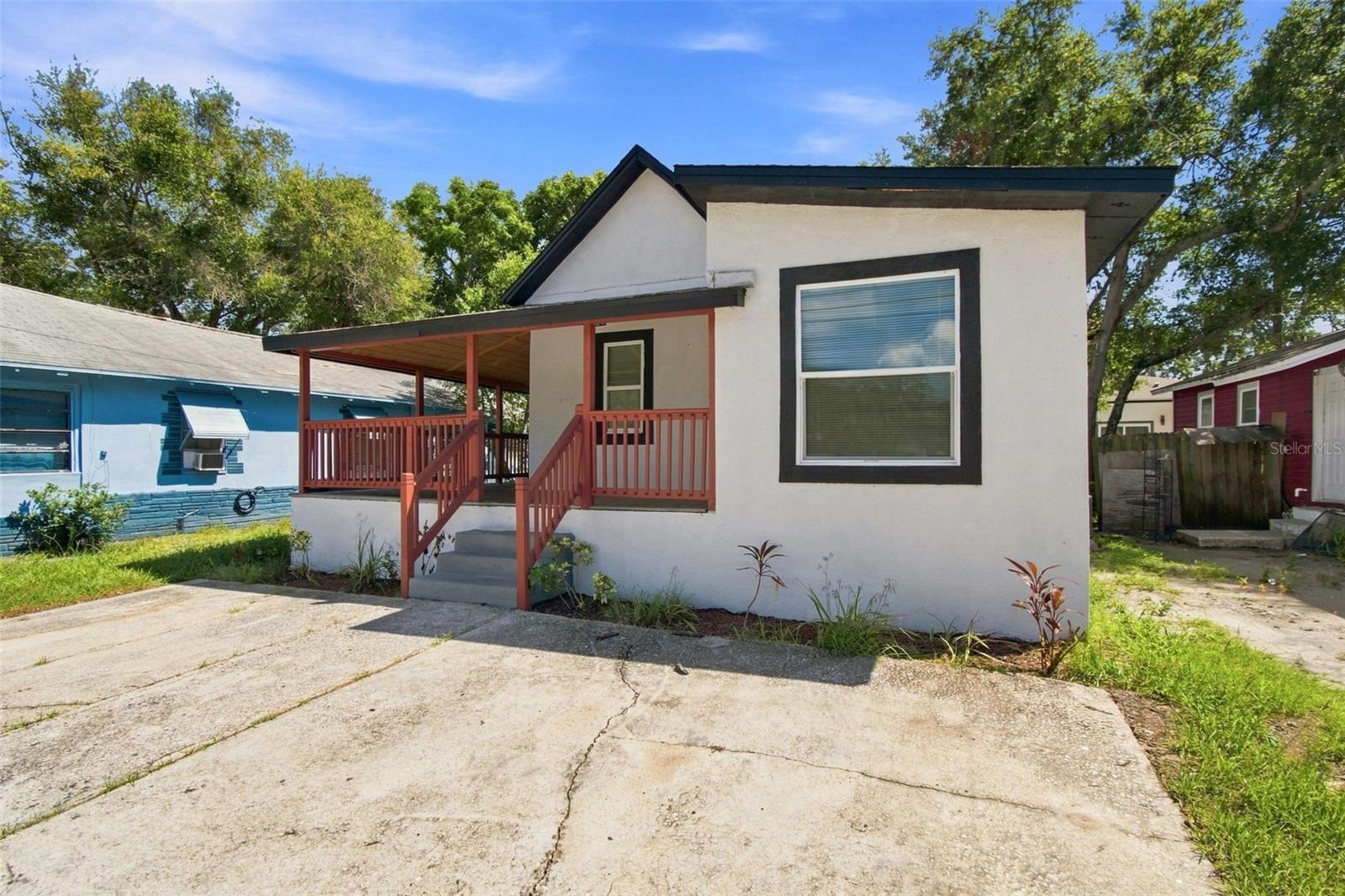 1129 CARLTON ST — photo 3