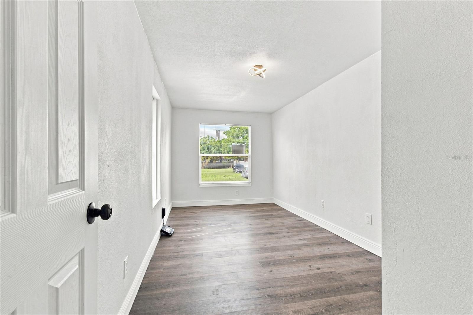 1129 CARLTON ST — photo 17