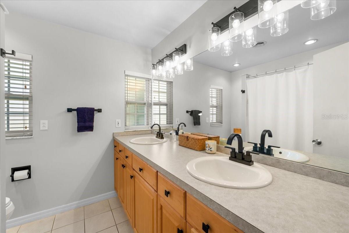 3528 FOSTER HILL DR N — photo 31