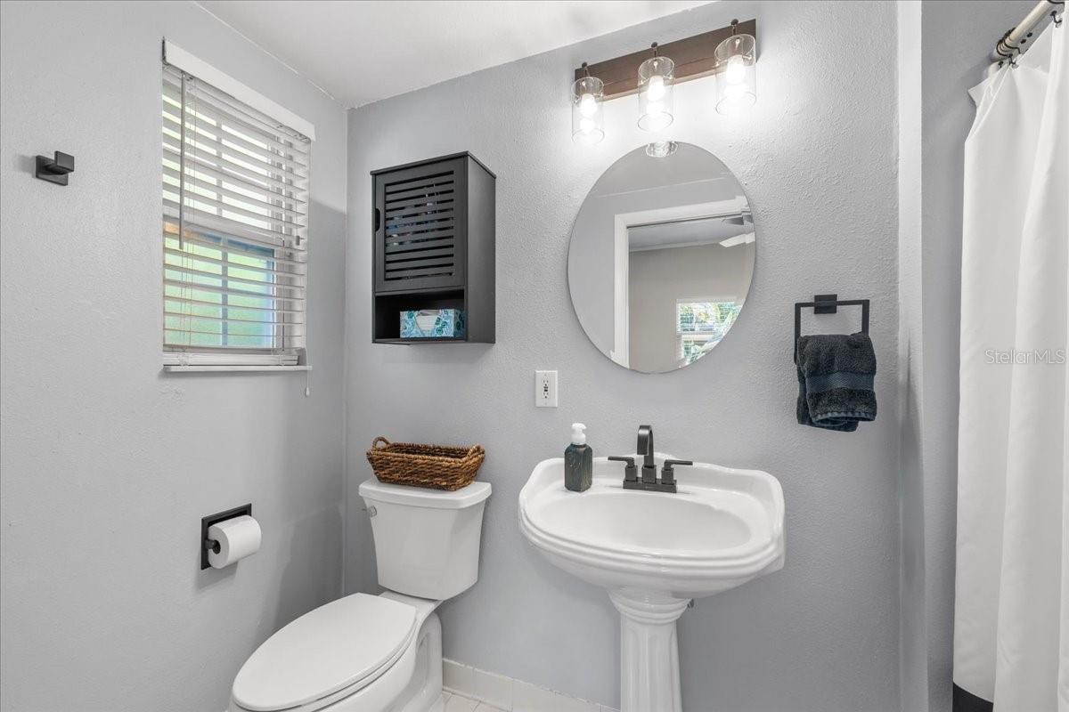 3528 FOSTER HILL DR N — photo 26
